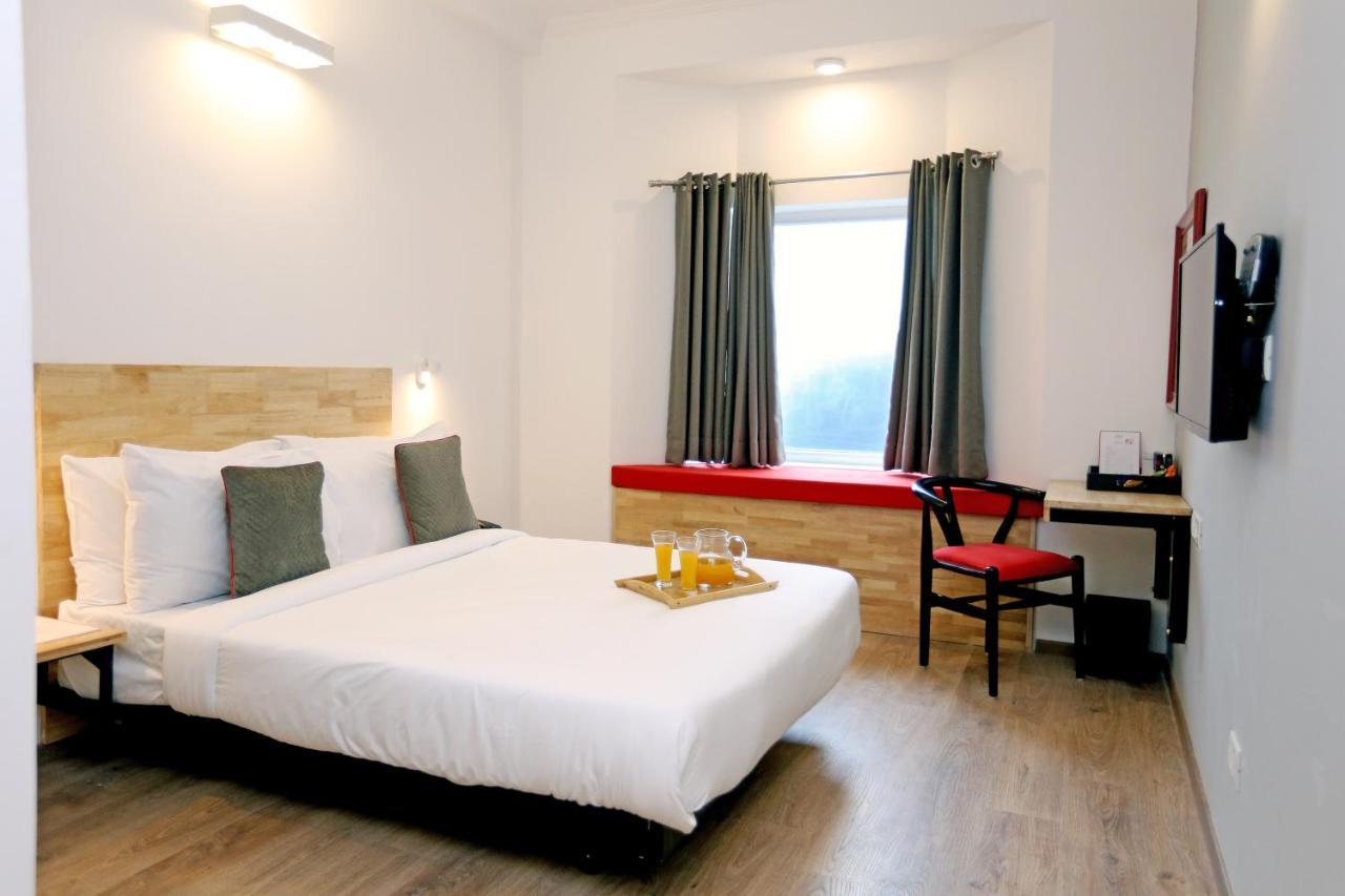 Oyo Townhouse 17 Huda City Center Near Leisure Valley Park Gurgaon Exterior foto